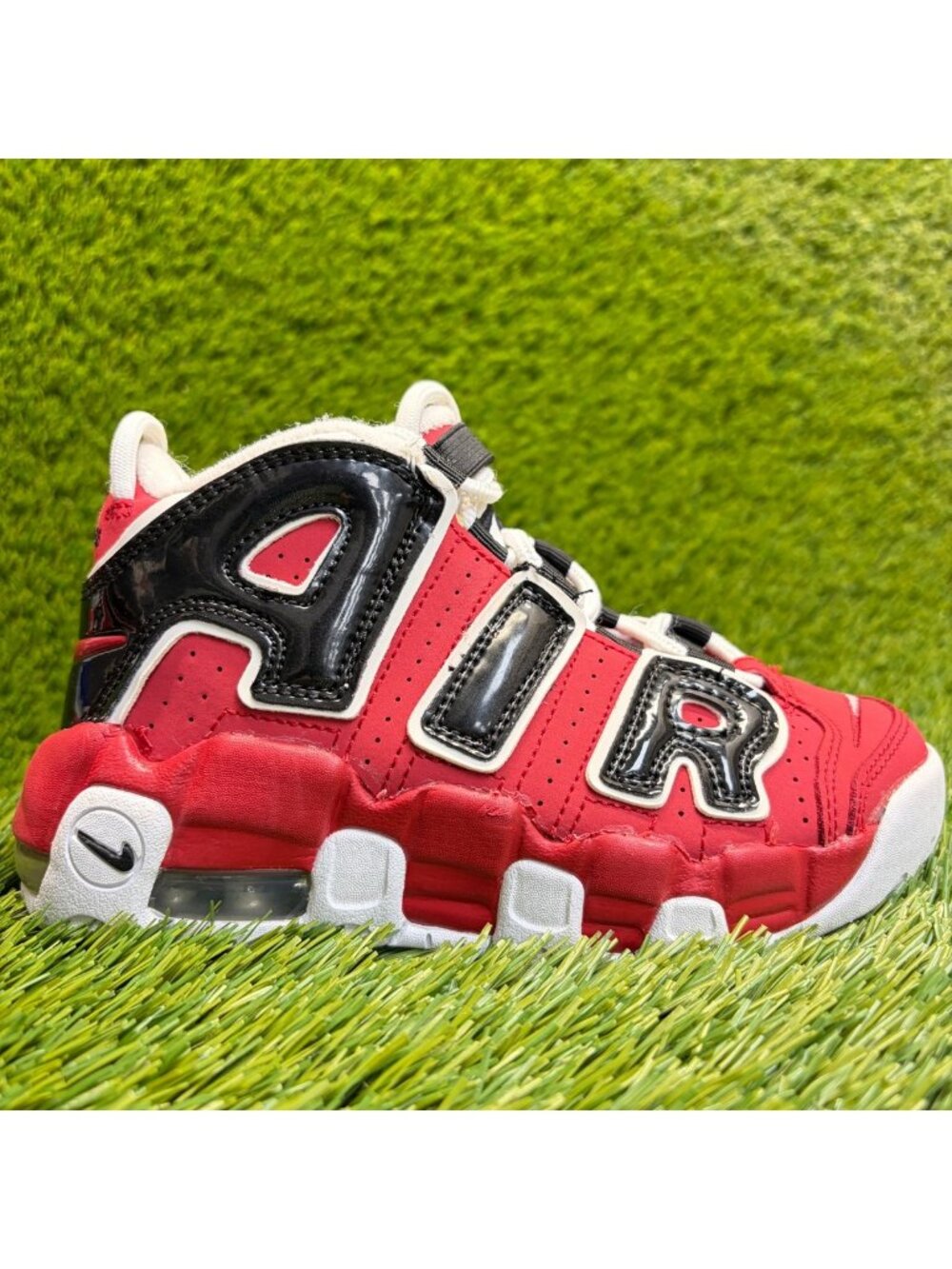 Nike Air More Uptempo Bulls Hoops Pack Boys Size 1Y Red Athletic Shoes Sneakers